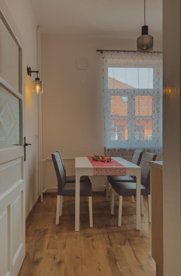 Pirc Apartment On Dunajska Street ลูบลิยานา ภายนอก รูปภาพ